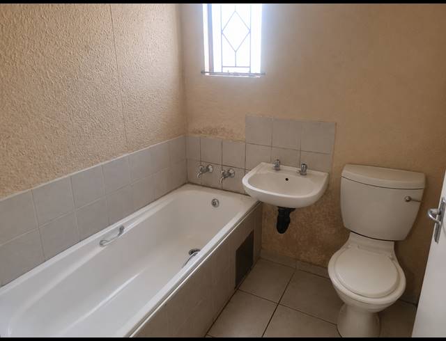 2 BEDROOM HOUSE FOR SALE IN EVATON WEST